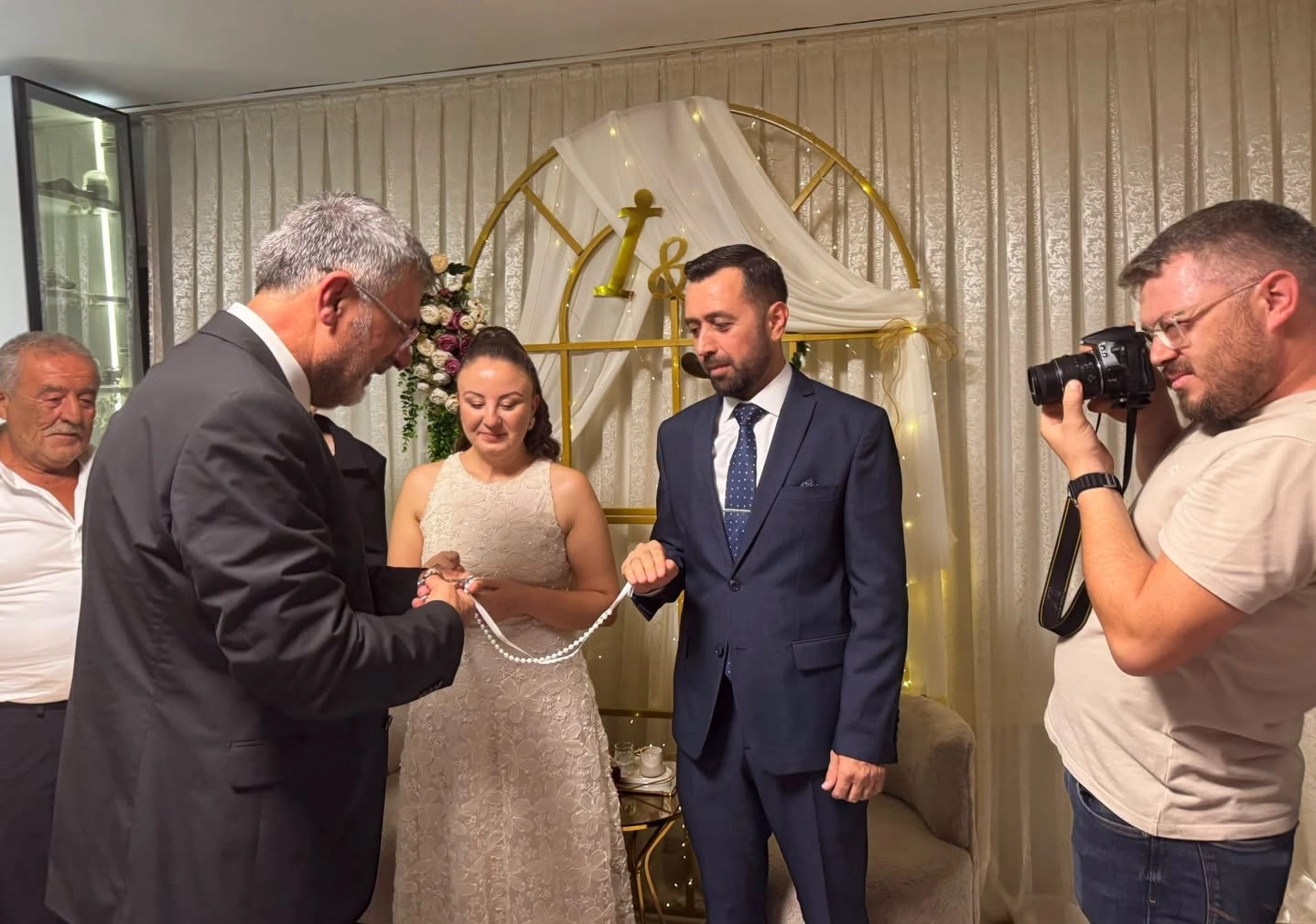 Evlilik yolunda ilk adımı attılar