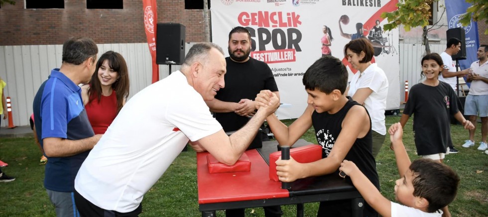 Gençlik ve Spor Festivali Balıkesir’de Enerji Dolu Bir Gün Yaşattı