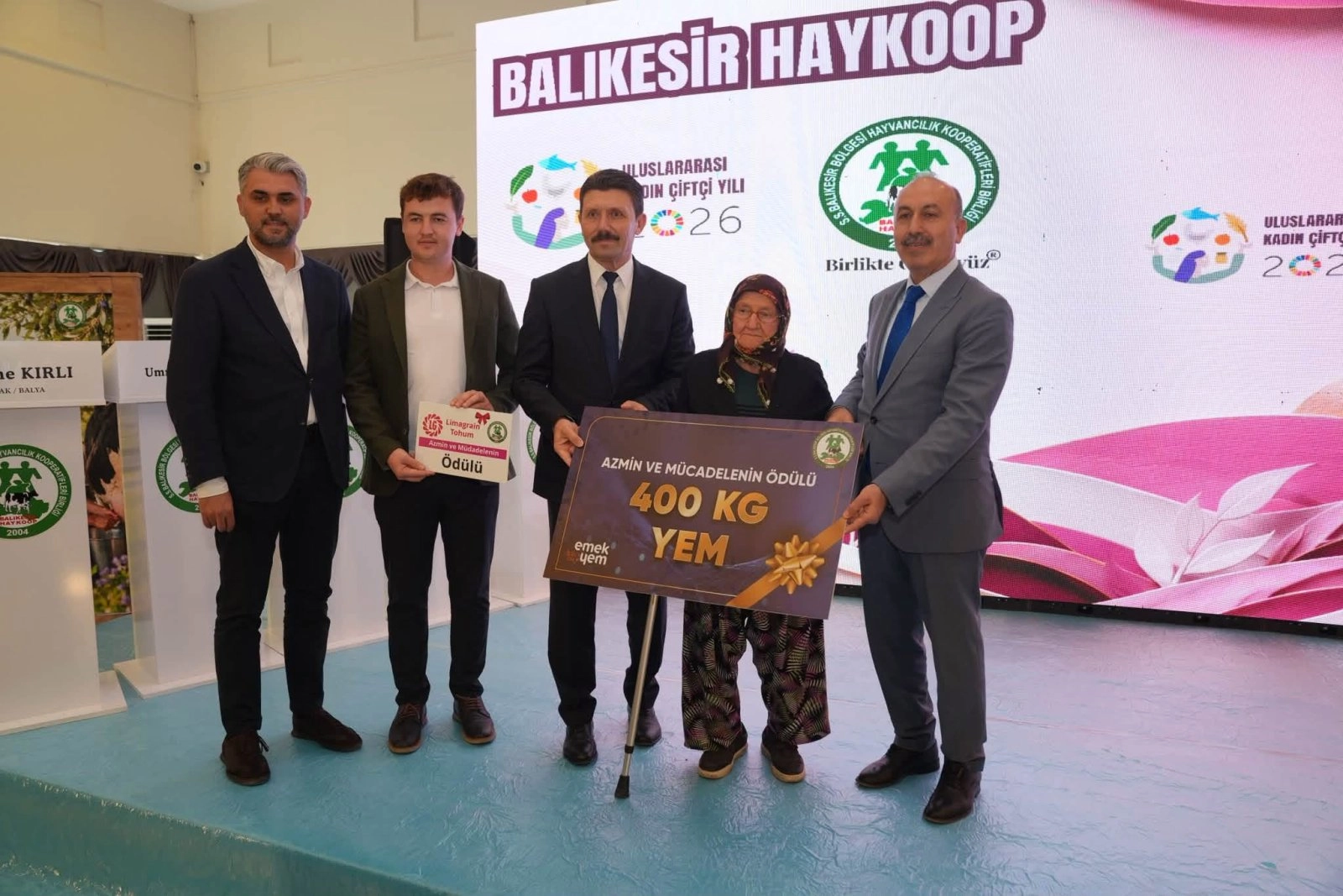 KADIN ÇİFTÇİLER YARIŞTI
