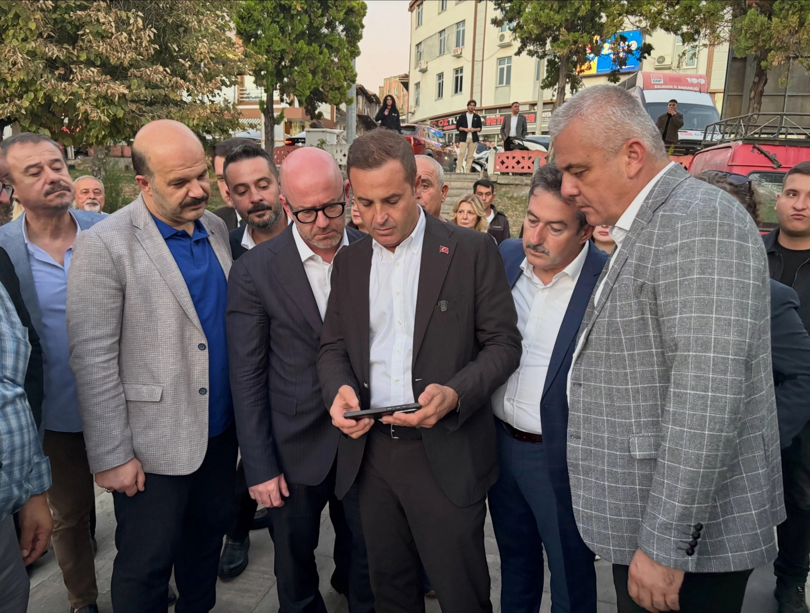 SAVAŞTEPE’DE MUHTARLARLA BULUŞTULAR