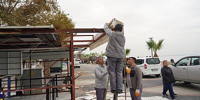   Akçay kordonda büfeler kaldırılıyor