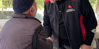 ELİNDE BASTON  GÖNLÜNDE BALYA SEVGİSİ